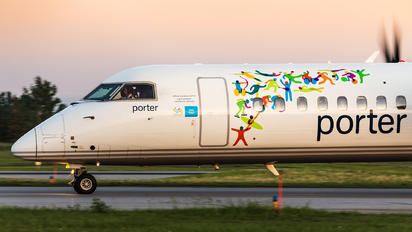 C-GKQF - Porter Airlines de Havilland Canada DHC-8-400Q / Bombardier Q400