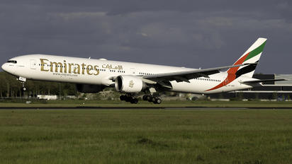 A6-EBQ - Emirates Airlines Boeing 777-300ER