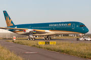 Third Airbus A350 for Vietnam Airlines towed before assembly of engines title=