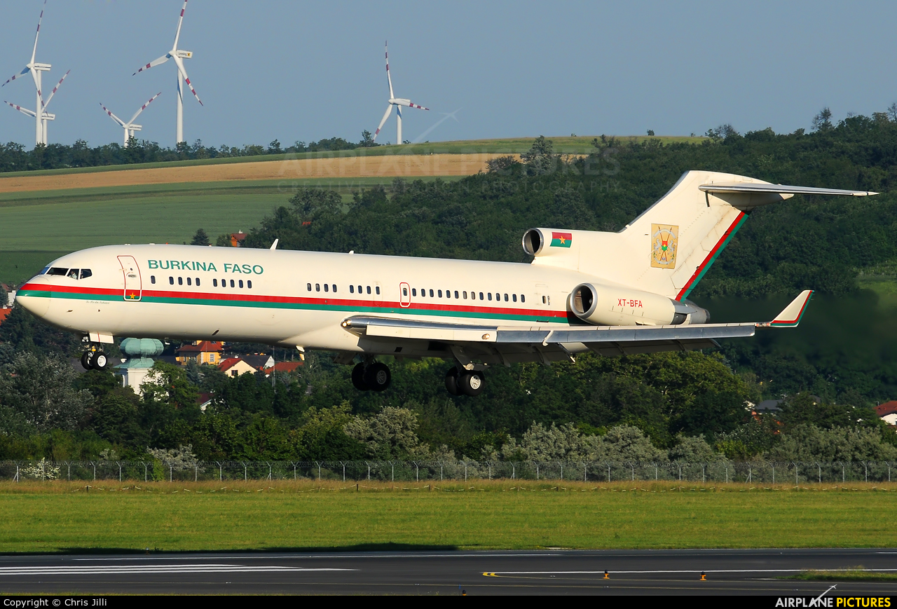 Burkina Faso - Government XT-BFA aircraft at Vienna - Schwechat
