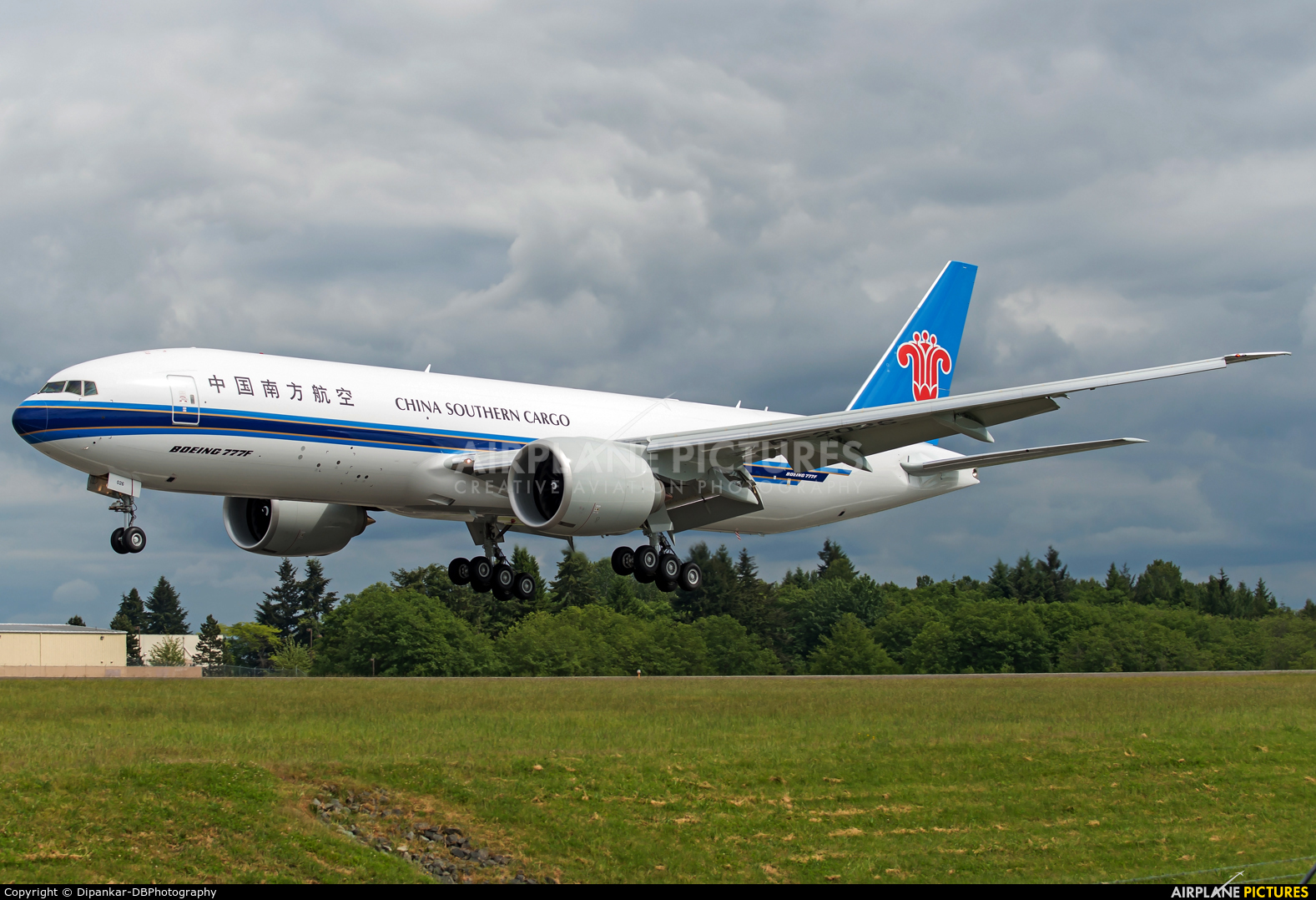 China Southern Cargo B-2026 aircraft at Everett - Snohomish County / Paine Field