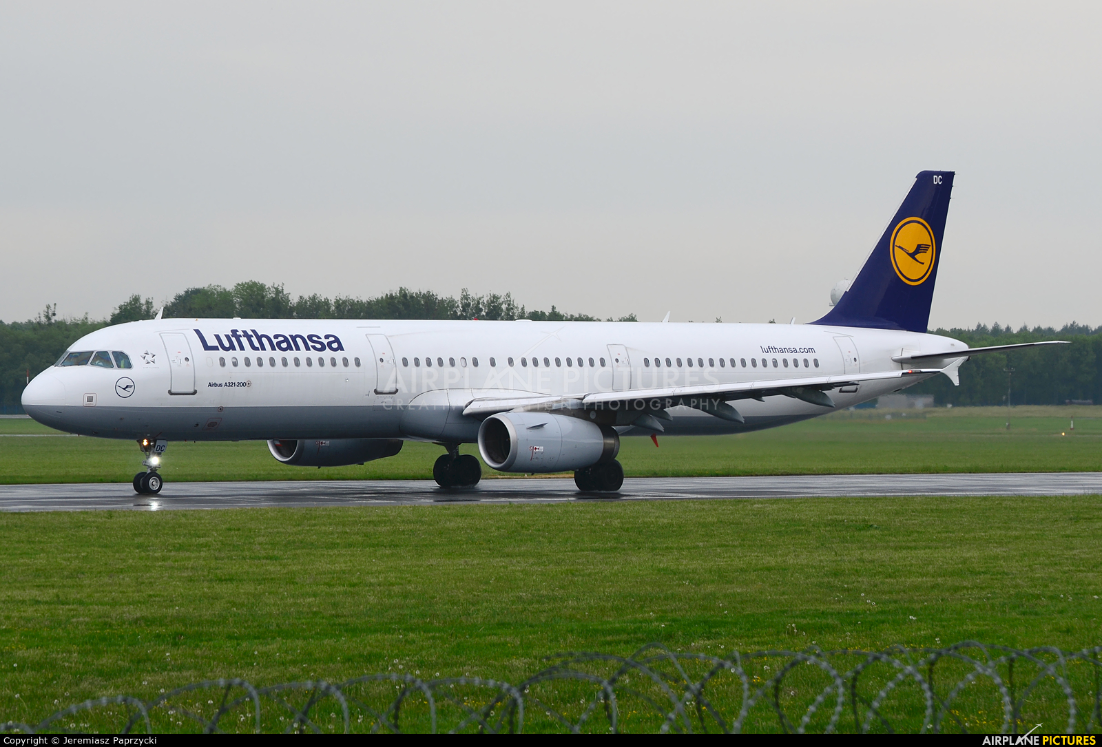 Lufthansa D-AIDC aircraft at Wrocław - Copernicus