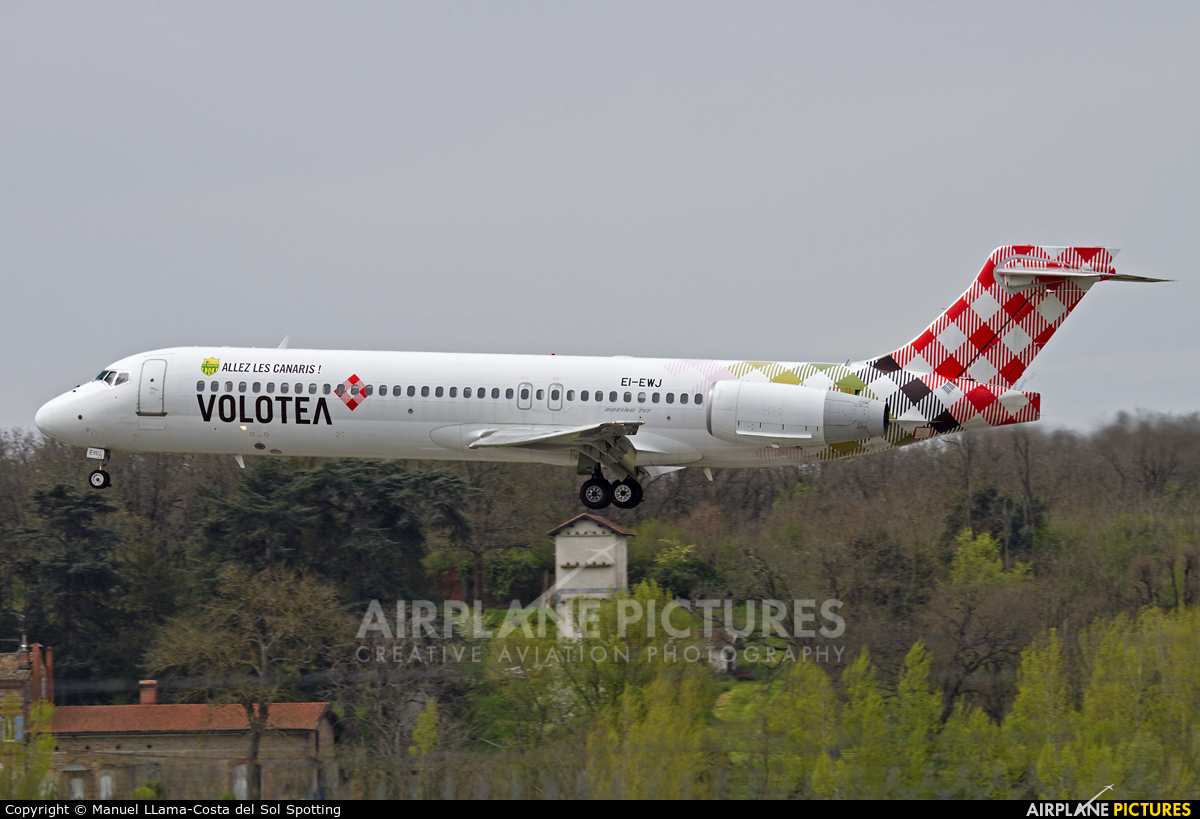 Volotea Airlines EI-EWJ aircraft at Toulouse - Blagnac