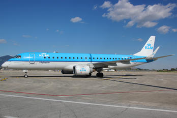 PH-EZC - KLM Cityhopper Embraer ERJ-190 (190-100)