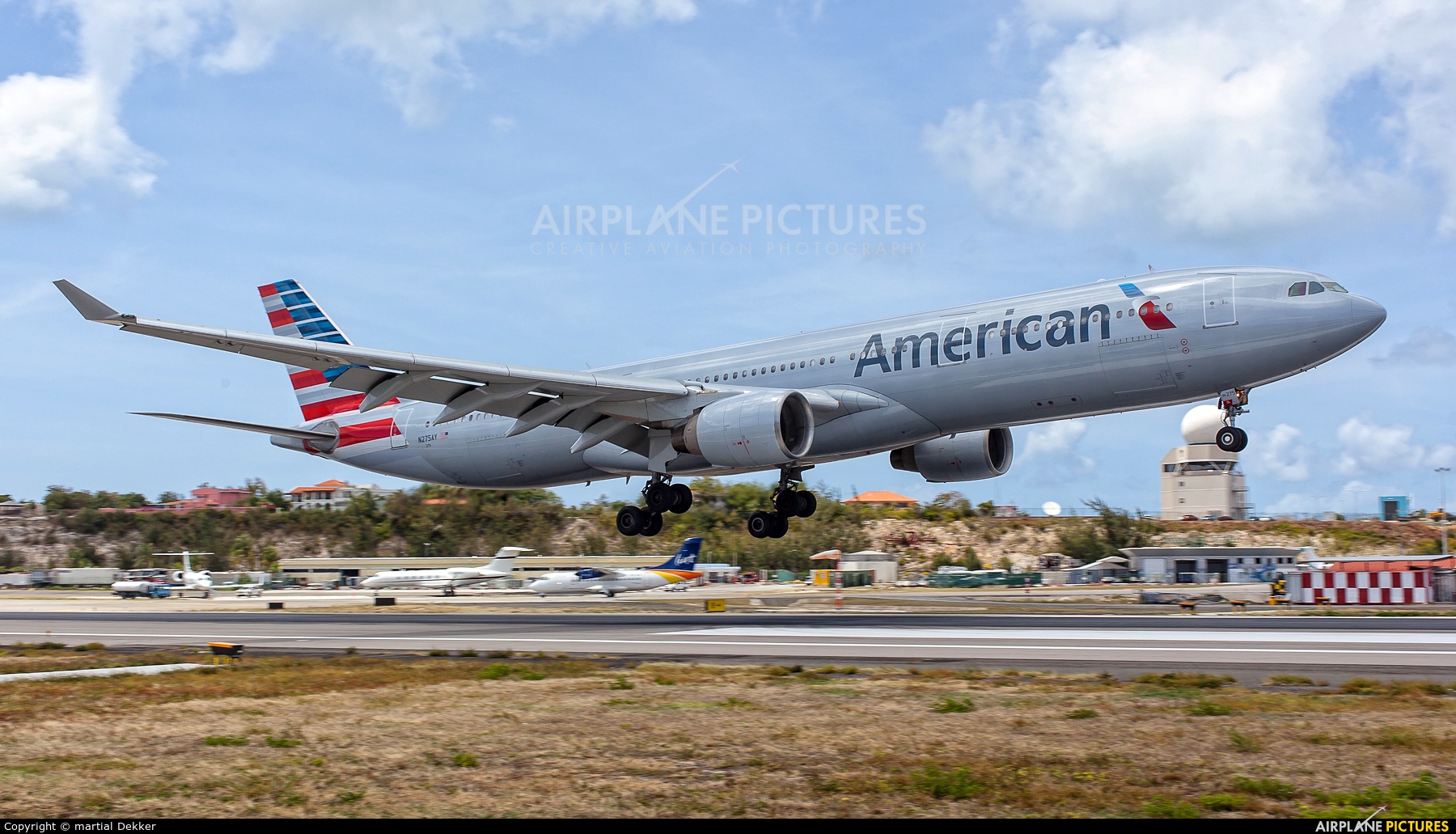 American Airlines N275AY aircraft at Sint Maarten - Princess Juliana Intl