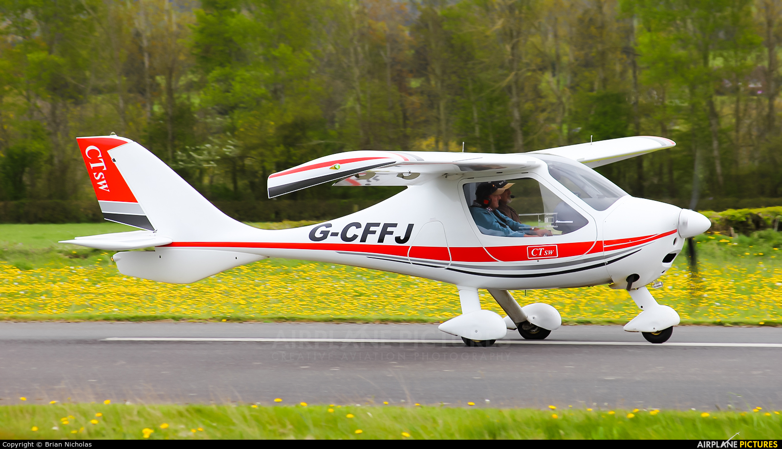 Private G-CFFJ aircraft at Welshpool