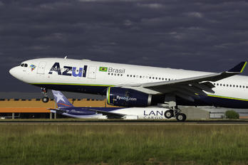 PR-AIX - Azul Linhas Aéreas Airbus A330-200