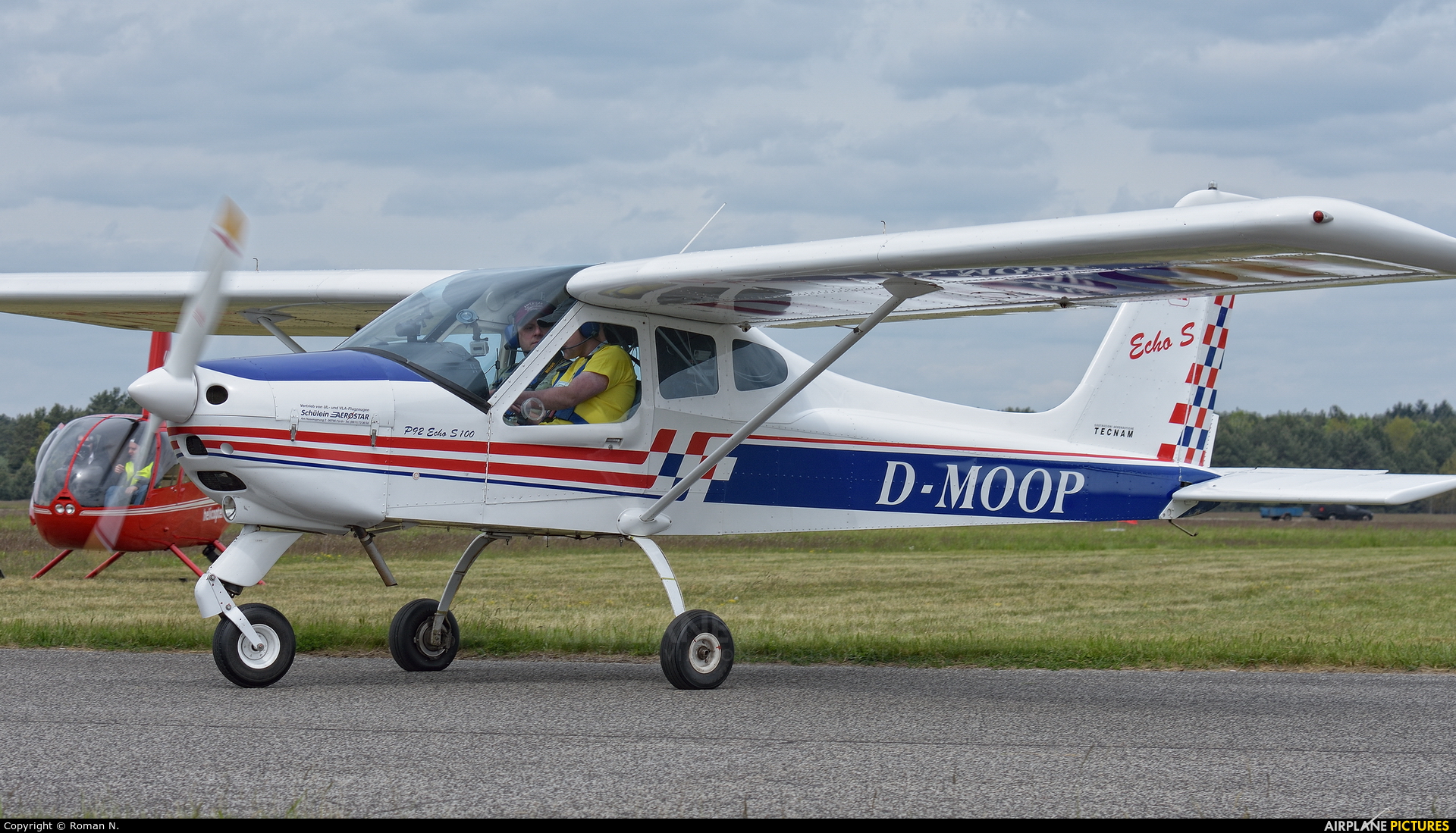 Private D-MOOP aircraft at Piła