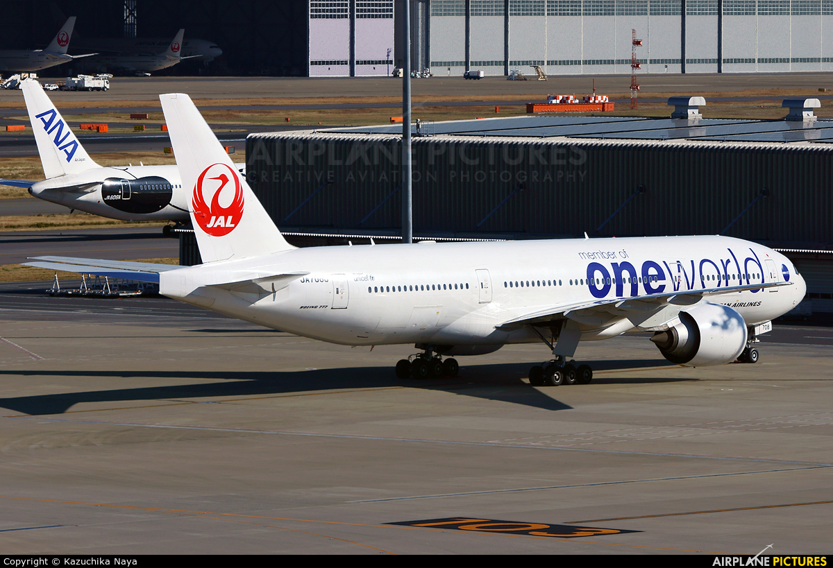 JAL - Japan Airlines JA708J aircraft at Tokyo - Haneda Intl