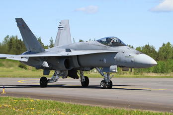 HN-411 - Finland - Air Force McDonnell Douglas F-18C Hornet