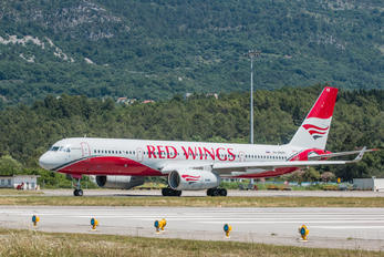 RA-64043 - Red Wings Tupolev Tu-204