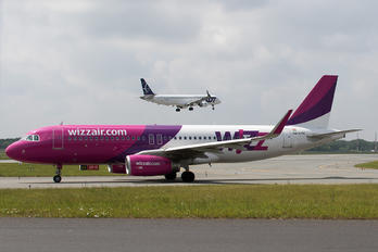 HA-LYH - Wizz Air Airbus A320