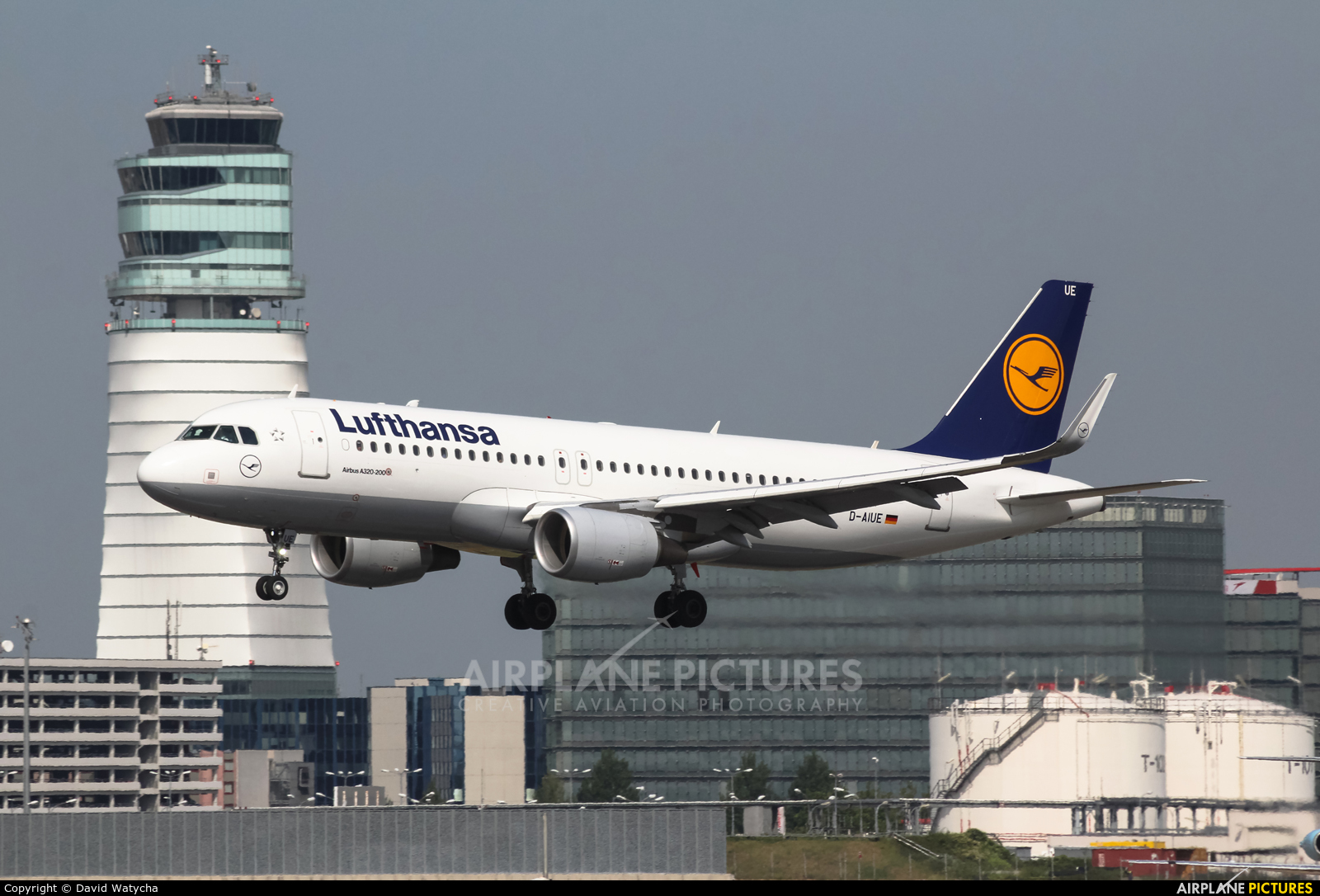 Lufthansa D-AIUE aircraft at Vienna - Schwechat