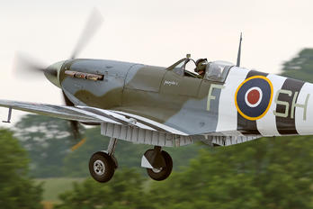 AB910 - Royal Air Force &quot;Battle of Britain Memorial Flight& Supermarine Spitfire Mk.Vb