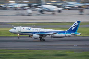 JA8946 - ANA - All Nippon Airways Airbus A320