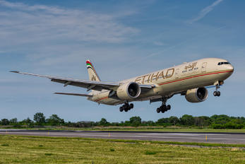 A6-ETL - Etihad Airways Boeing 777-300ER