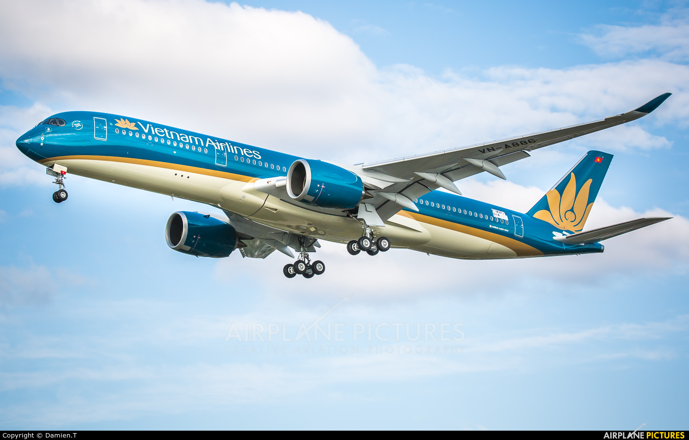 Vietnam Airlines F-WZFI aircraft at Toulouse - Blagnac