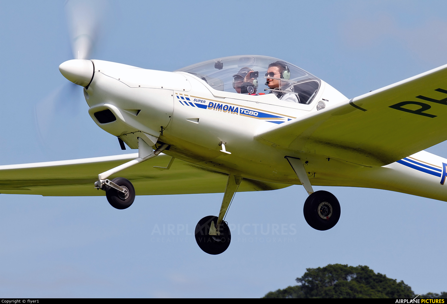 Motor Gliding Club 225 PH-1101 aircraft at Lashenden / Headcorn