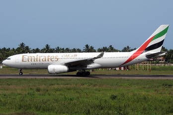 A6-EAK - Emirates Airlines Airbus A330-200
