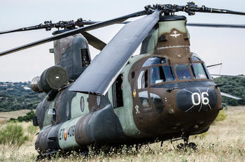 HT.17-06 - Spain - Army Boeing CH-47D Chinook