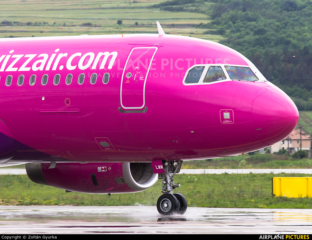 Wizz Air HA-LWM aircraft at Cluj Napoca - Someseni