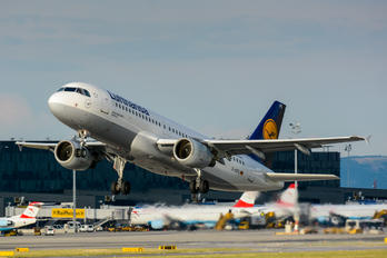 D-AIPS - Lufthansa Airbus A320