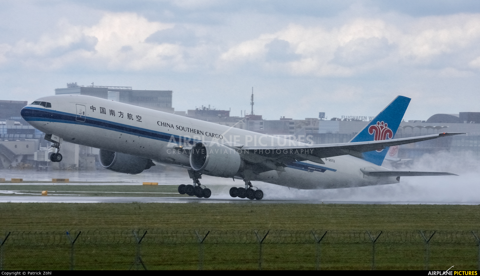 China Southern Cargo B-2072 aircraft at Vienna - Schwechat