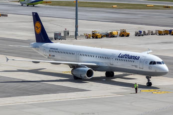 D-AIRR - Lufthansa Airbus A321