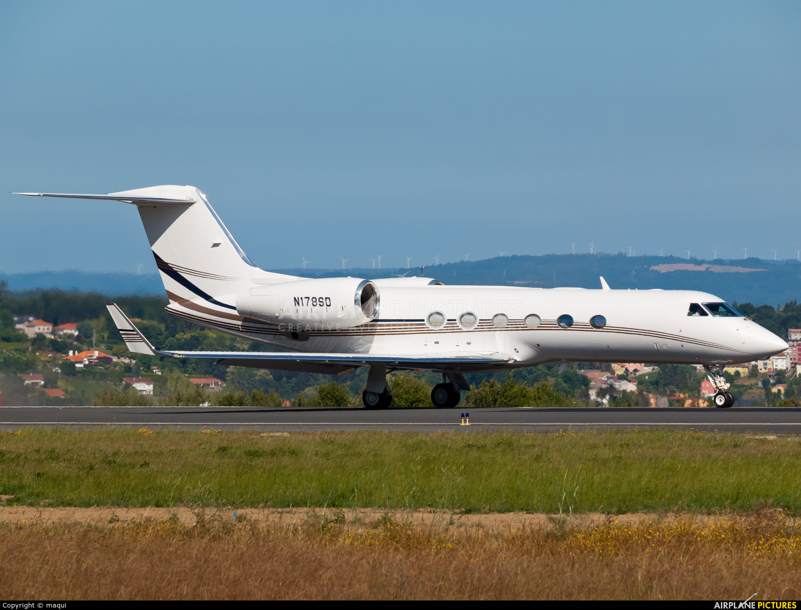 Gulfstream Aerospace Service Corp N178SD aircraft at La Coruña