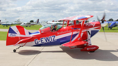 G-EWIZ - Rich Goodwin Airshows Pitts S-2S Special