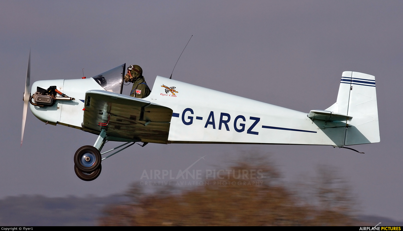 Private G-ARGZ aircraft at Lashenden / Headcorn