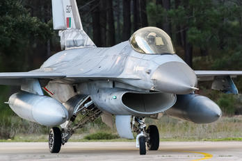 15107 - Portugal - Air Force General Dynamics F-16A Fighting Falcon