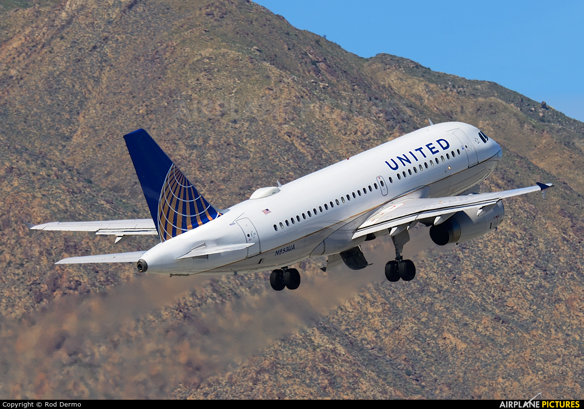 United Airlines N853UA aircraft at Palm Springs Intl