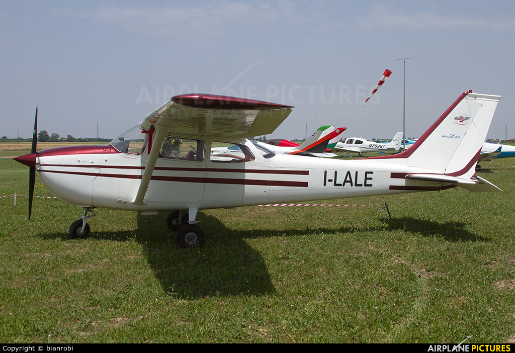 Private I-LALE aircraft at Ozzano dell