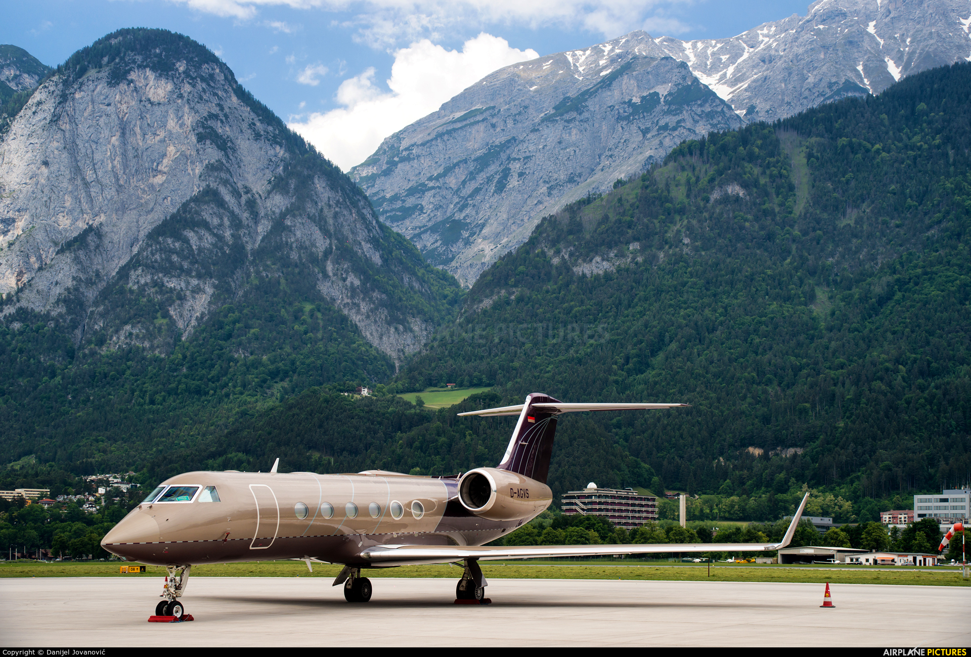 Silverbird D-AGVS aircraft at Innsbruck