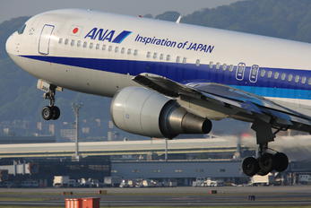 JA8368 - ANA - All Nippon Airways Boeing 767-300