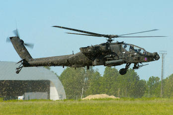 04-05444 - USA - Army Boeing AH-64D Apache
