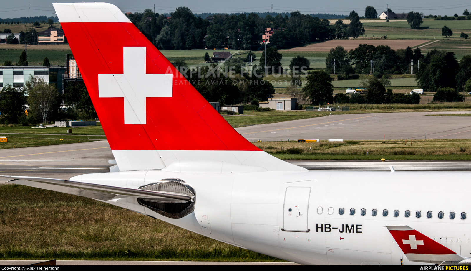 Swiss HB-JME aircraft at Zurich