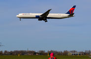 Delta Air Lines N834MH image