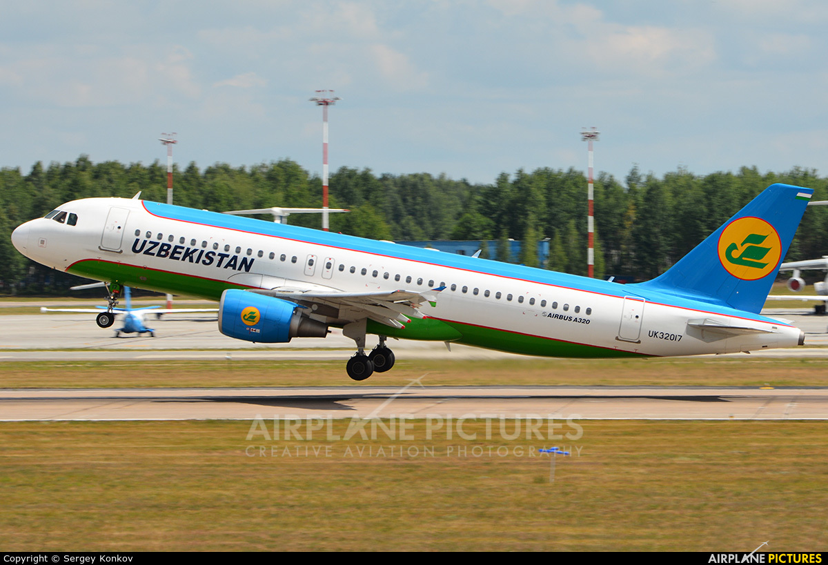 Uzbekistan Airways UK-32017 aircraft at Minsk Intl