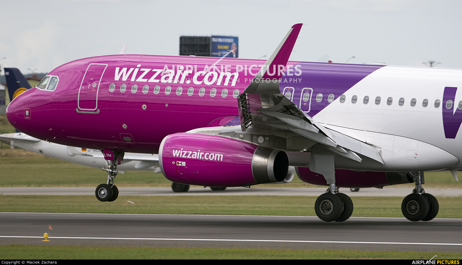 Wizz Air HA-LYM aircraft at Gdańsk - Lech Wałęsa