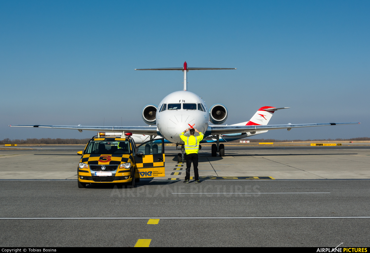 Austrian Airlines/Arrows/Tyrolean OE-LVH aircraft at Vienna - Schwechat