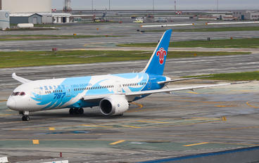 B-2727 - China Southern Airlines Boeing 787-8 Dreamliner