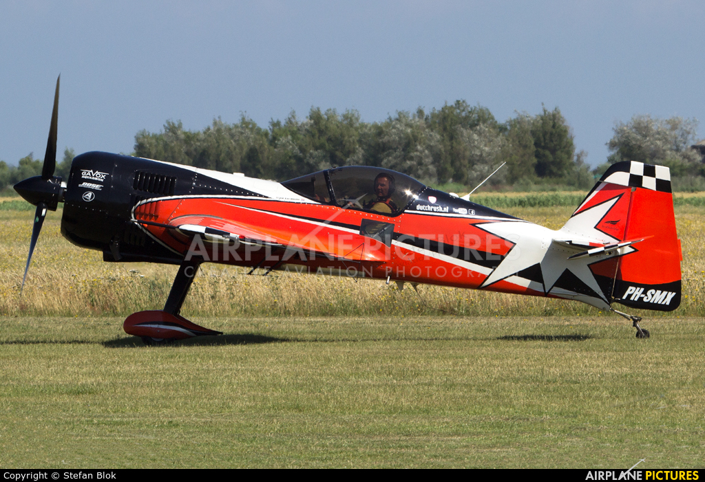 Private PH-SMX aircraft at Texel