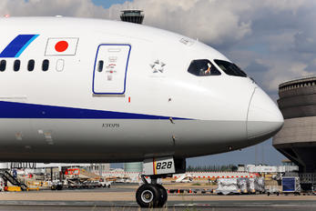 JA828A - ANA - All Nippon Airways Boeing 787-8 Dreamliner