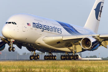 9M-MNB - Malaysia Airlines Airbus A380