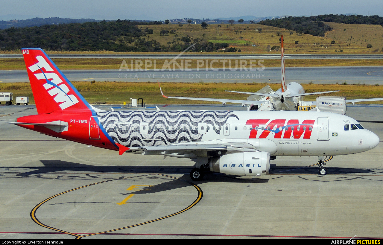TAM PT-TMD aircraft at Belo Horizonte - Tancredo Neves