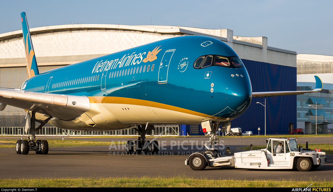 Vietnam Airlines F-WZFL aircraft at Toulouse - Blagnac