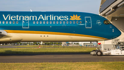 F-WZFL - Vietnam Airlines Airbus A350-900