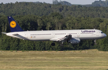 D-AIDW - Lufthansa Airbus A321